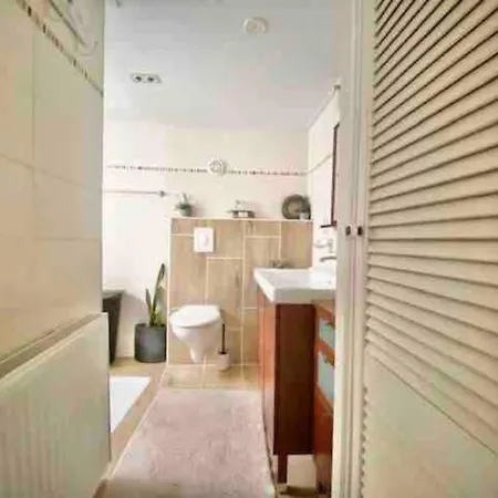 Вилла Escape To Nature Charming Chalet In