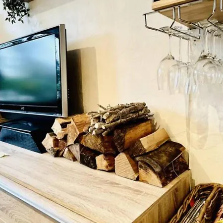 Вилла Escape To Nature Charming Chalet In Пюттен